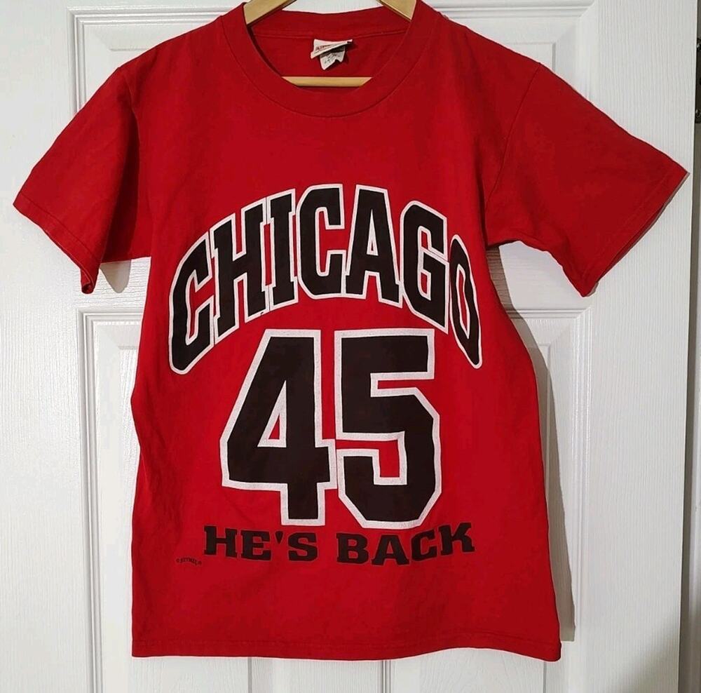 Vintage Chicago Bulls Michael Jordan Shirt Red Hes Back 45 90s Nutmeg - XS